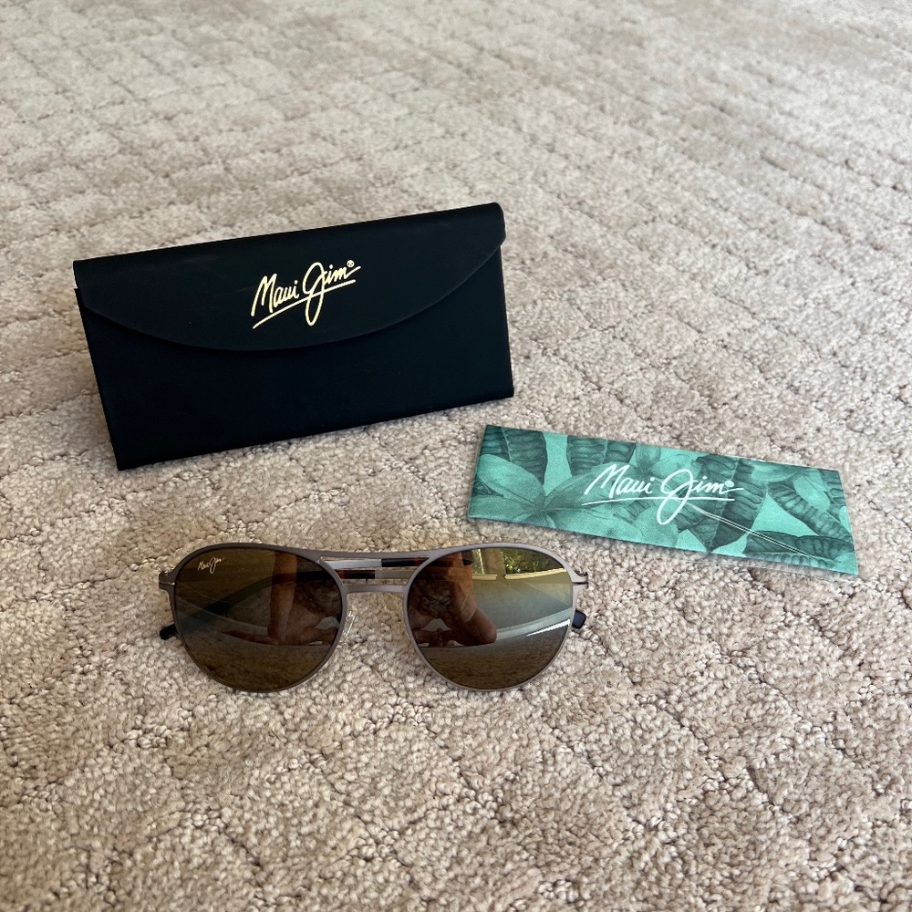 NEW Maui Jim Half Moon Polarized Sunglasses Model: MJ0890-01